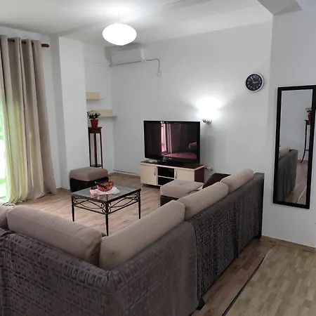 360 * Gjirokastër